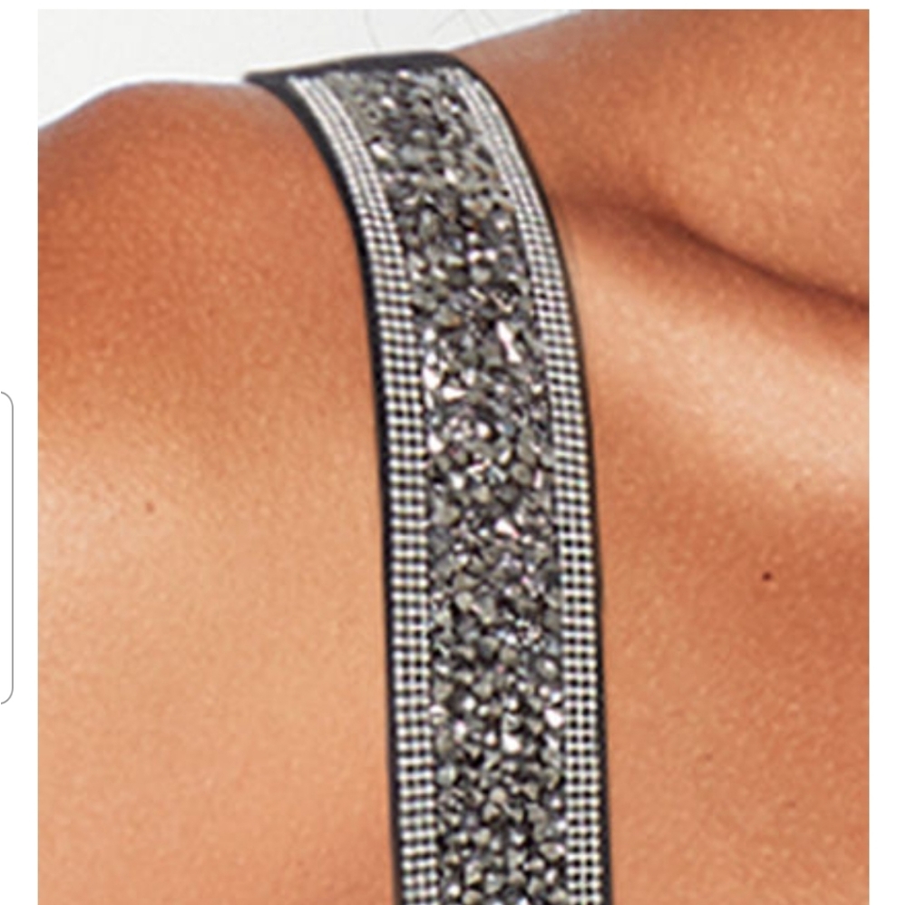 Lightly lined shine strap bra top - Picture 8 of 9